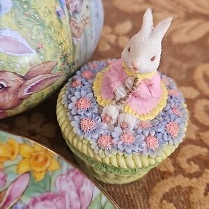 SOLD Fine Easter Collectibles 1990s